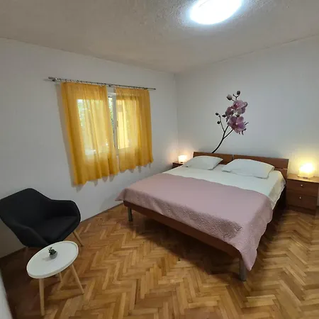 Апартаменти Enjoy Спліт