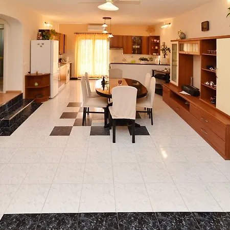 Enjoy Apartmán *